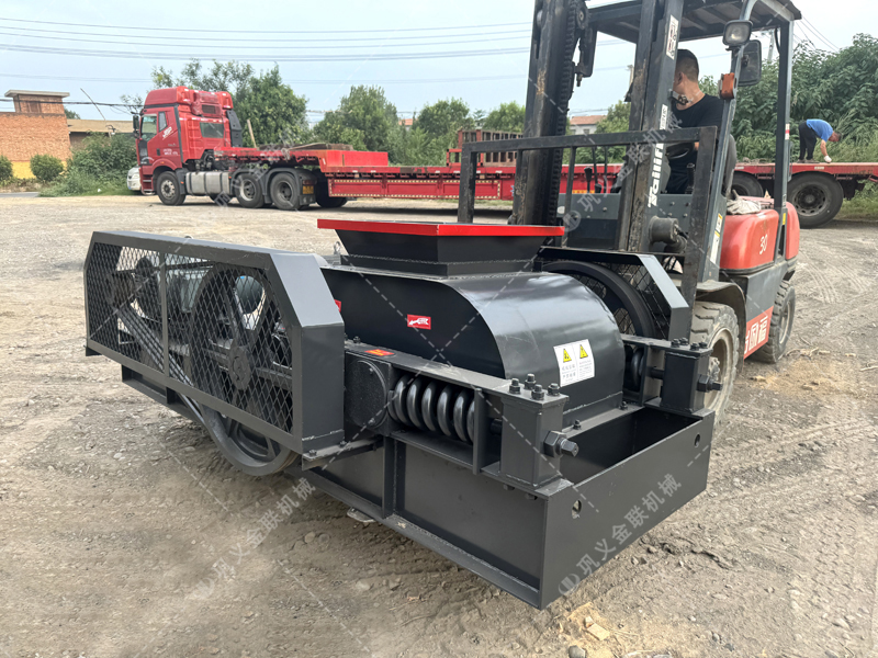 煤矸石破碎专家：狼牙破碎机在固废处理中的有哪些独特优势？